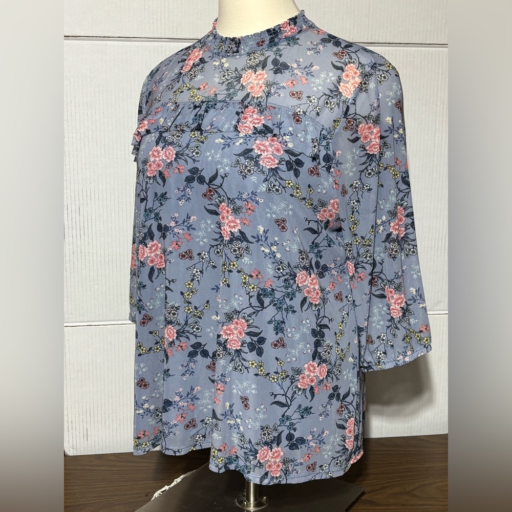 Massini size 3X double layer feminine blue and pink top. 28” L 25” p2p